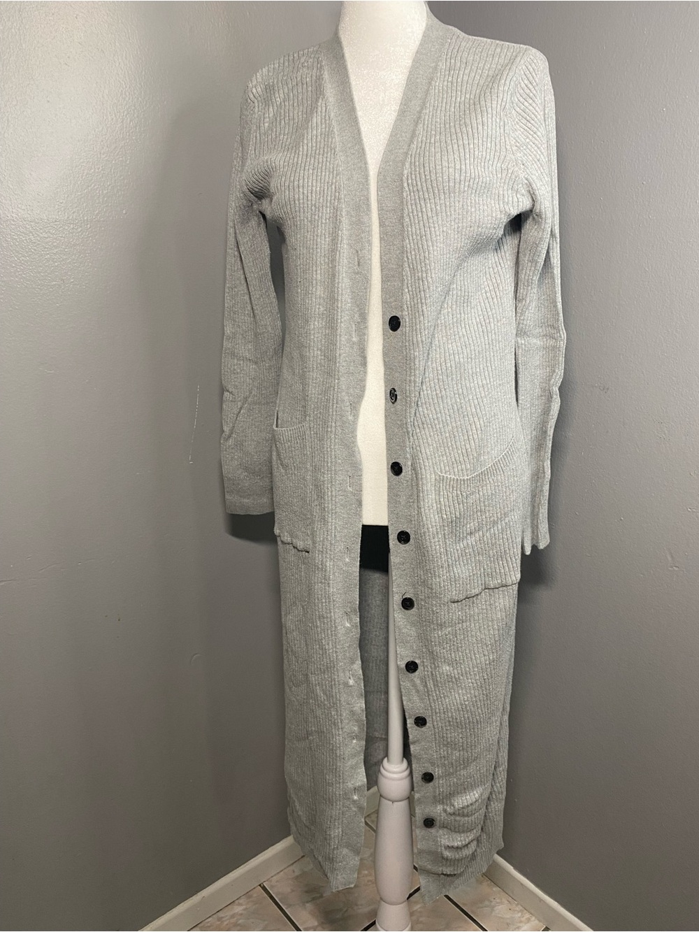 Who What Wear Light Gray Long Ribbed Button Cardigan